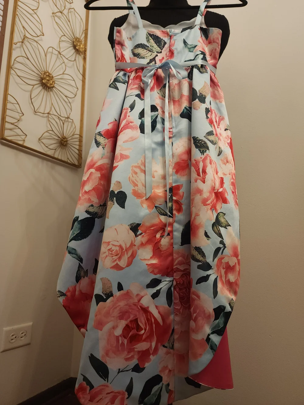 Beautiful Flower Dress - Picture 5 of 8